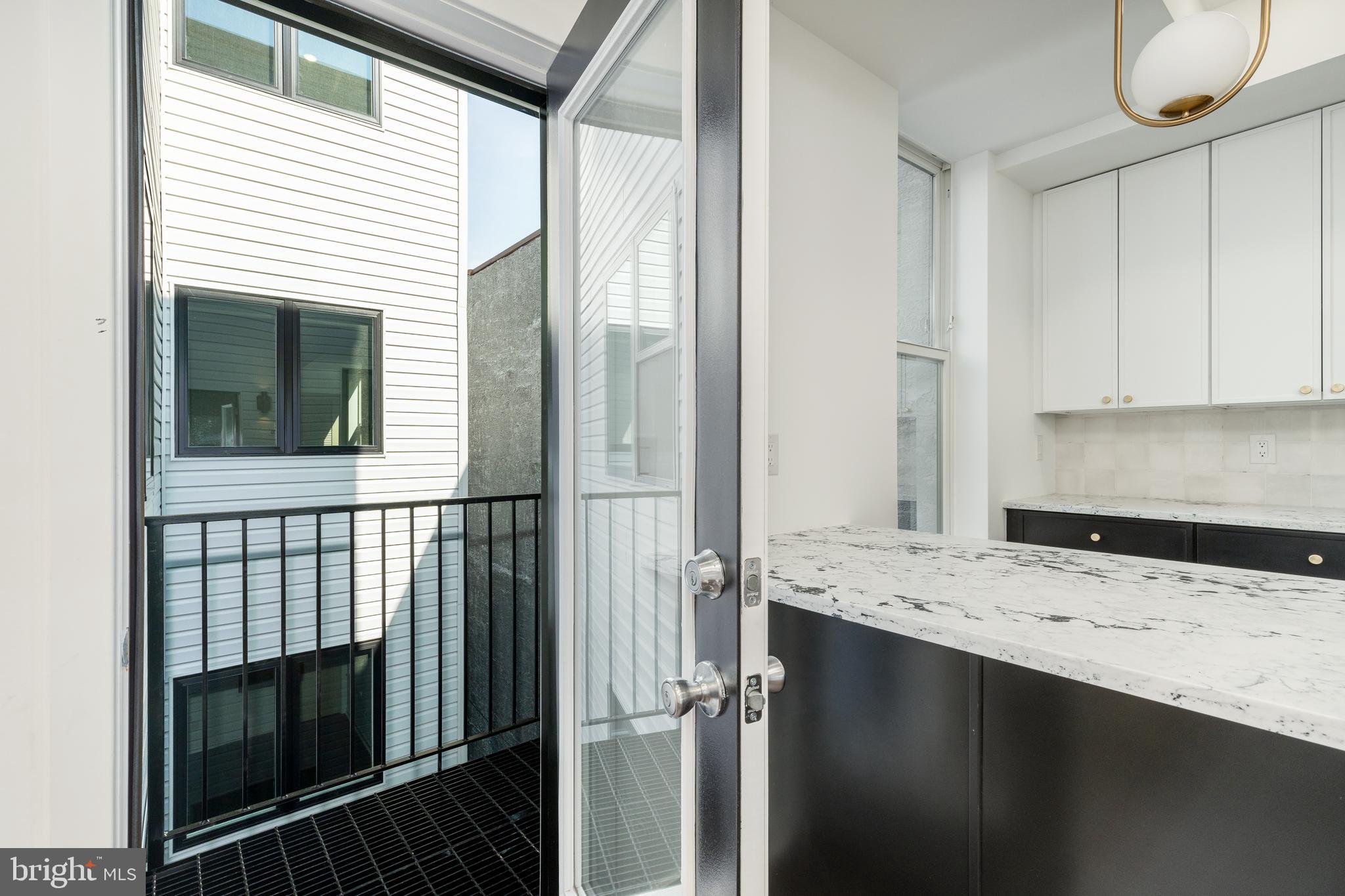 QUEEN VILLAGE - Residential Lease