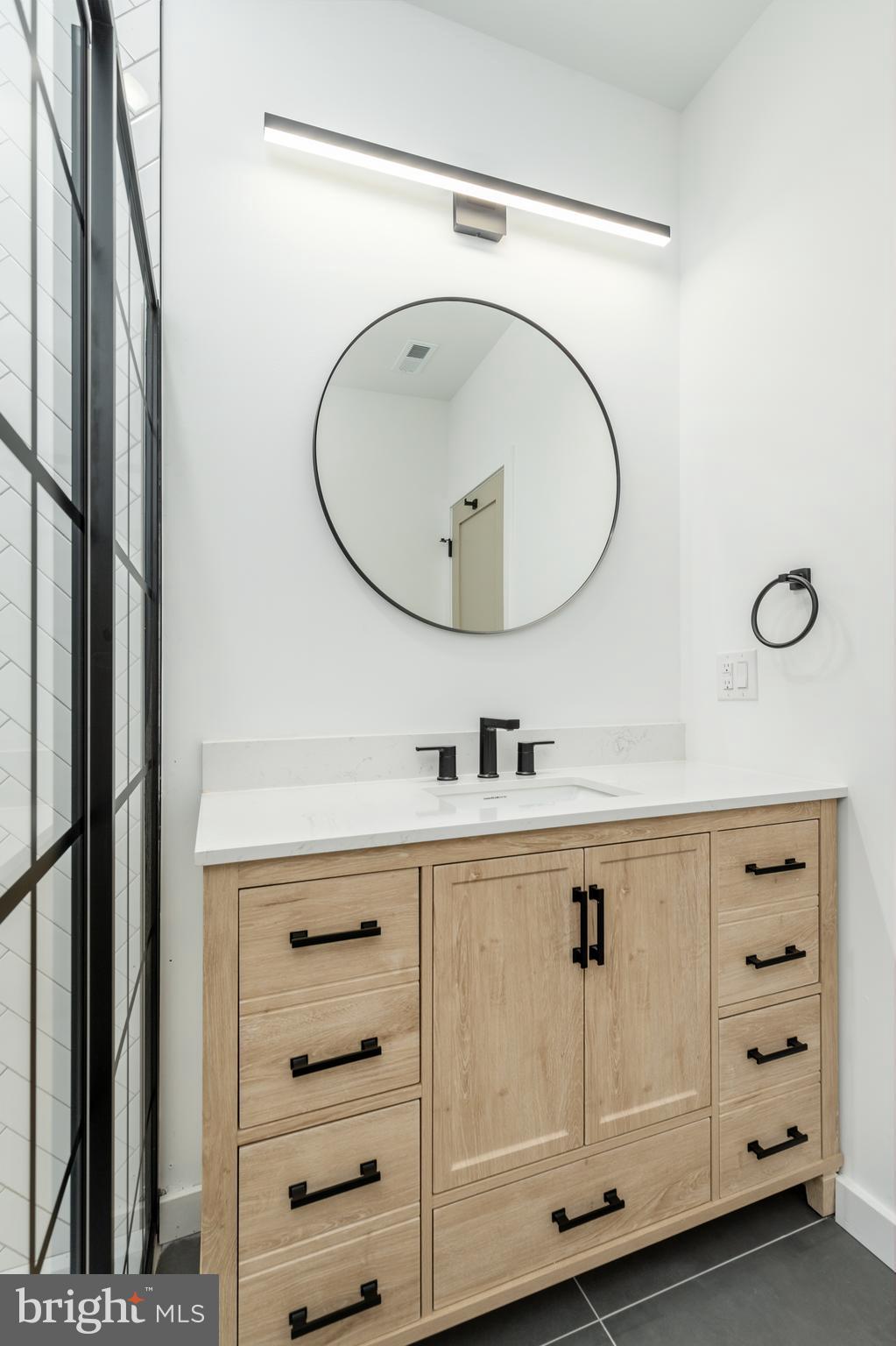 QUEEN VILLAGE - Residential Lease