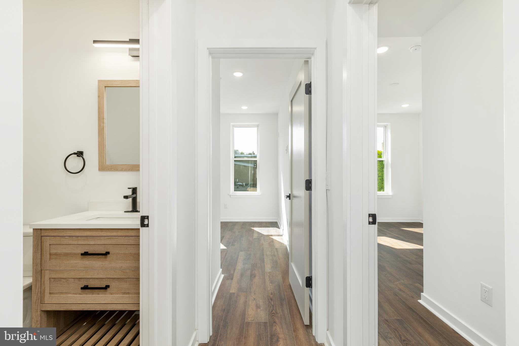 QUEEN VILLAGE - Residential Lease