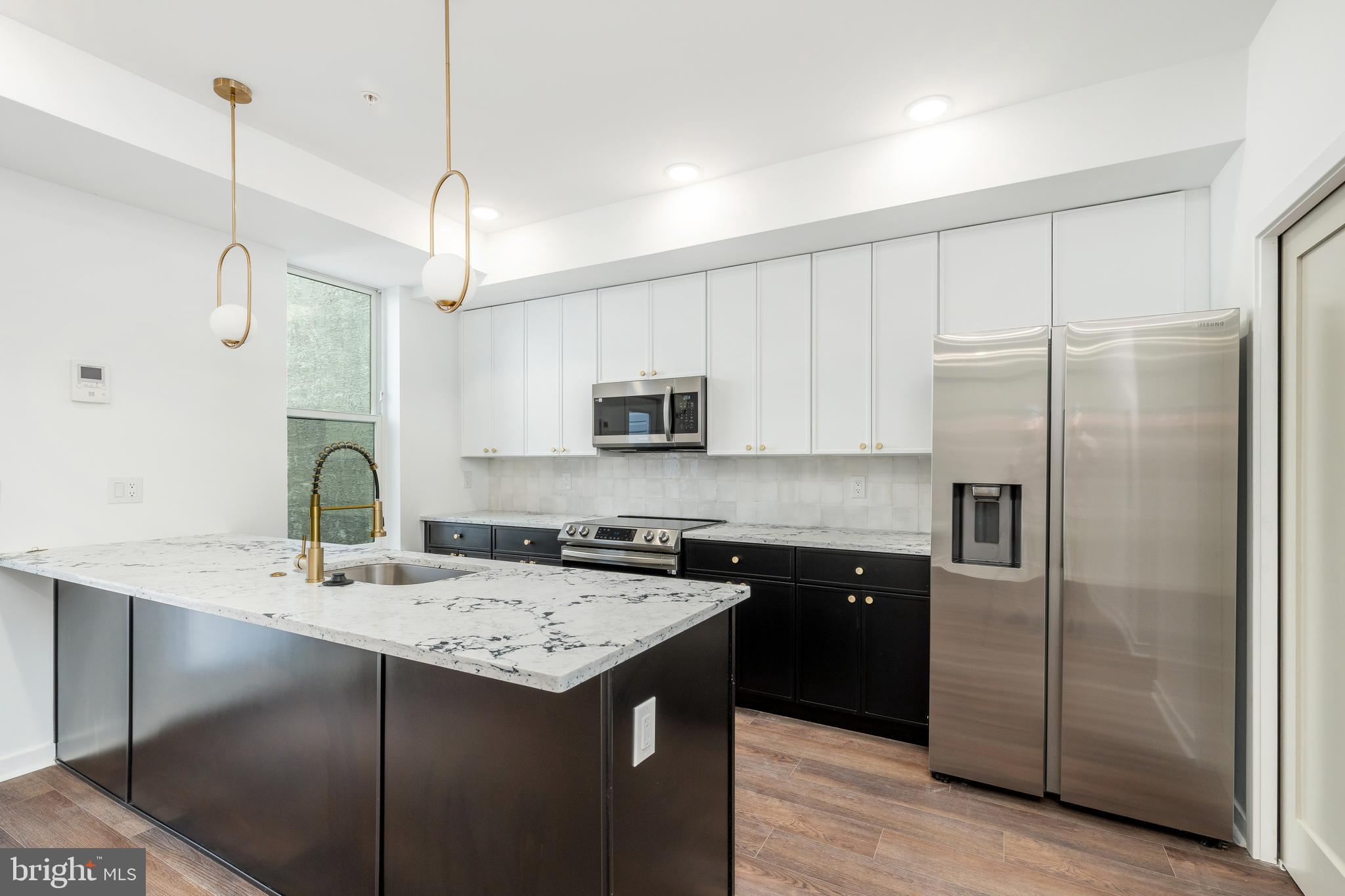 QUEEN VILLAGE - Residential Lease