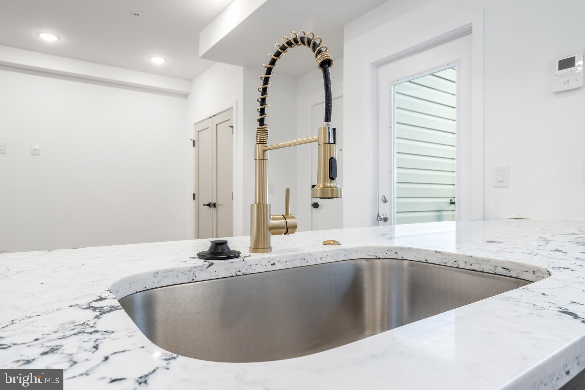 QUEEN VILLAGE - Residential Lease