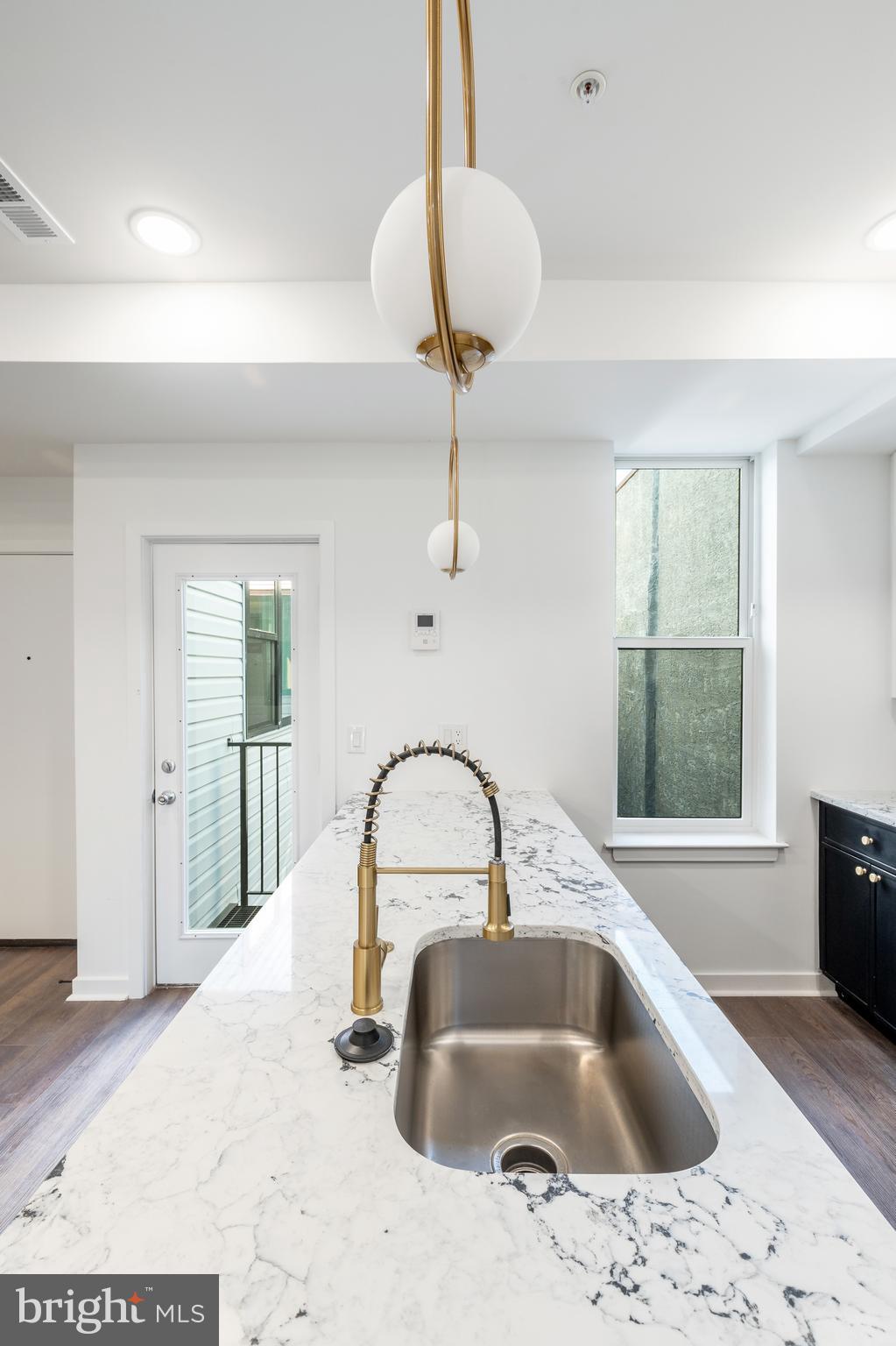 QUEEN VILLAGE - Residential Lease