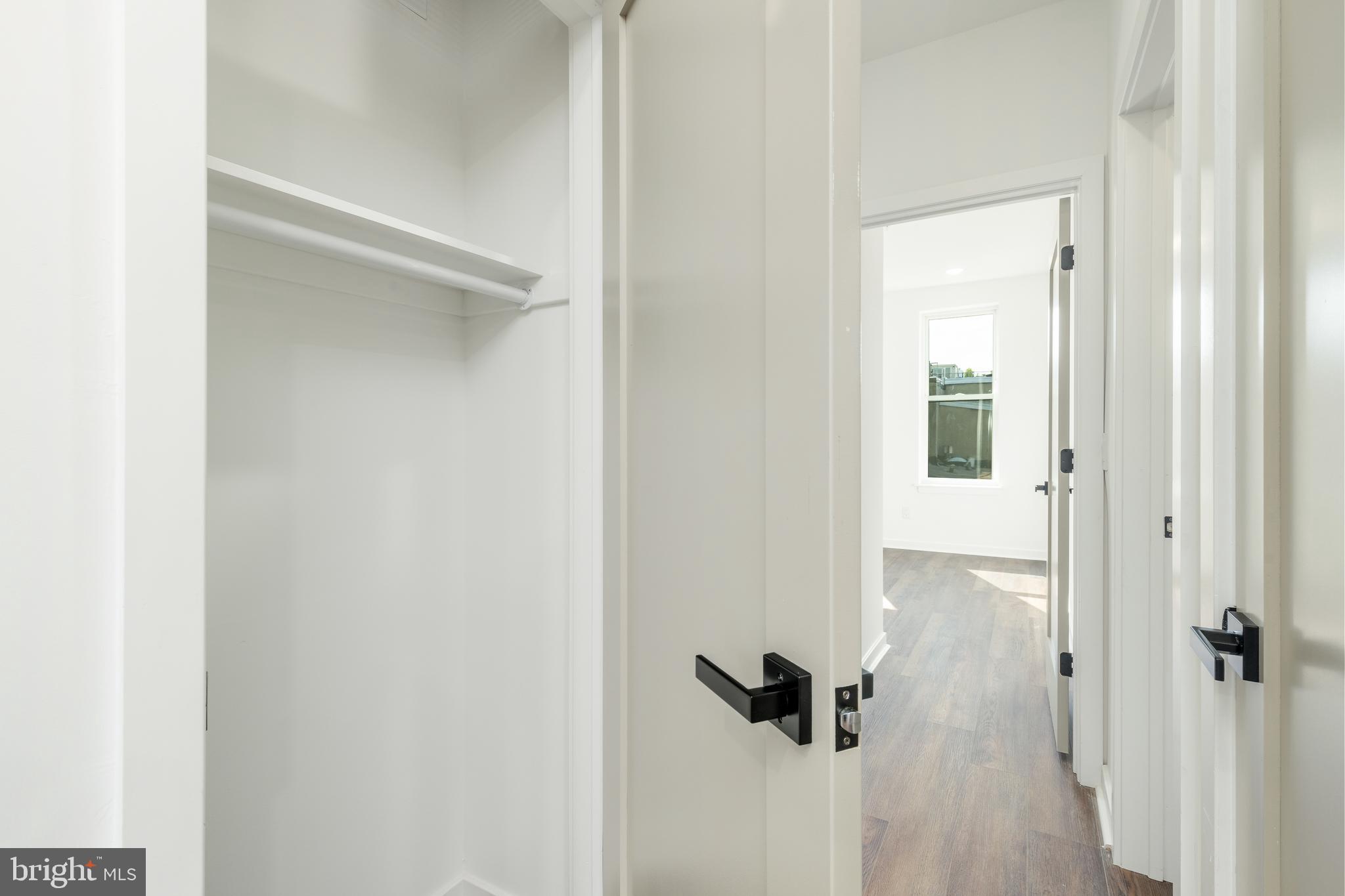 QUEEN VILLAGE - Residential Lease