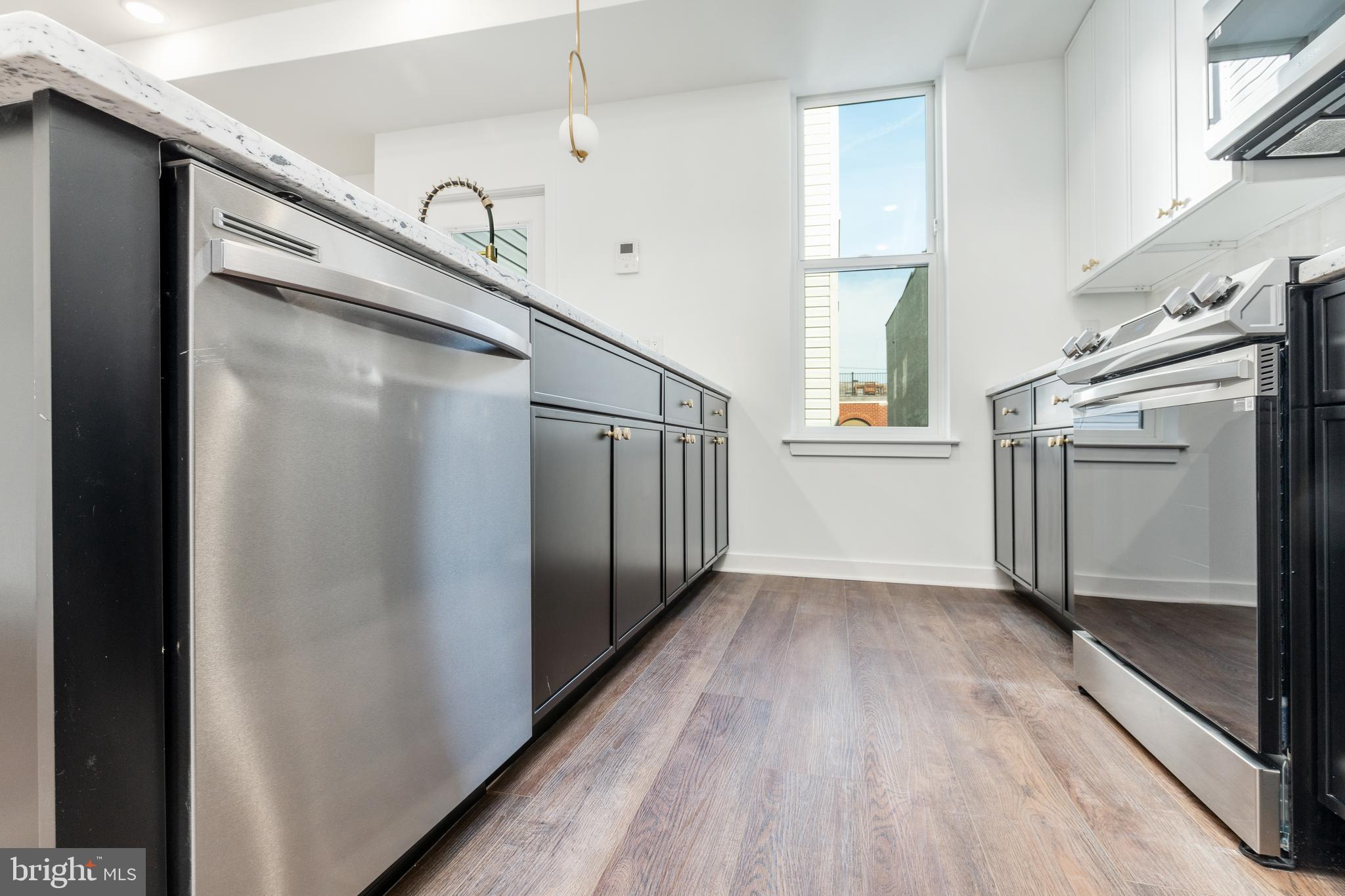 QUEEN VILLAGE - Residential Lease