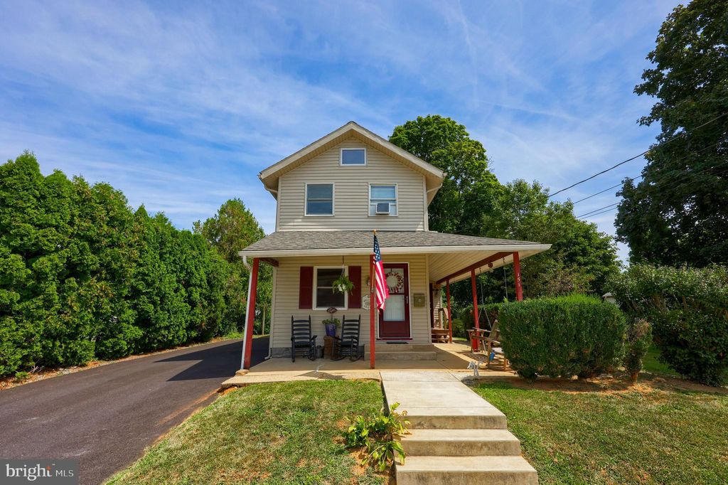 Photo of 151 N HAZEL ST, MANHEIM, PA 17545 (MLS # PALA2039752)