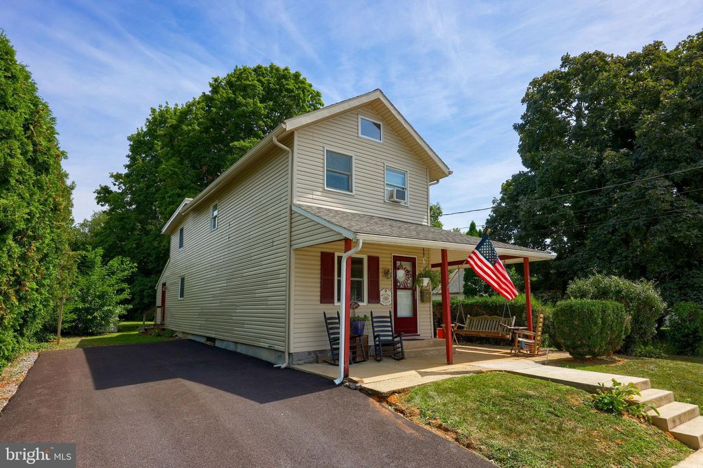 Photo of 151 N HAZEL ST, MANHEIM, PA 17545 (MLS # PALA2039752)
