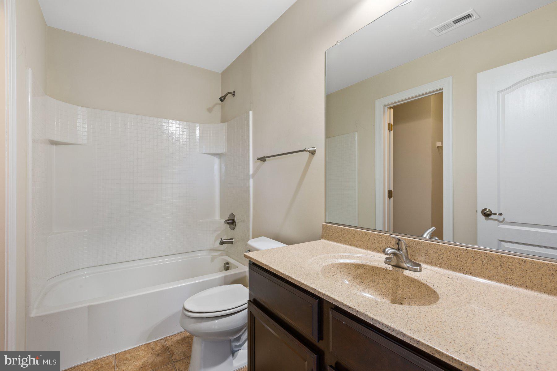 COLONIAL PORT - Residential