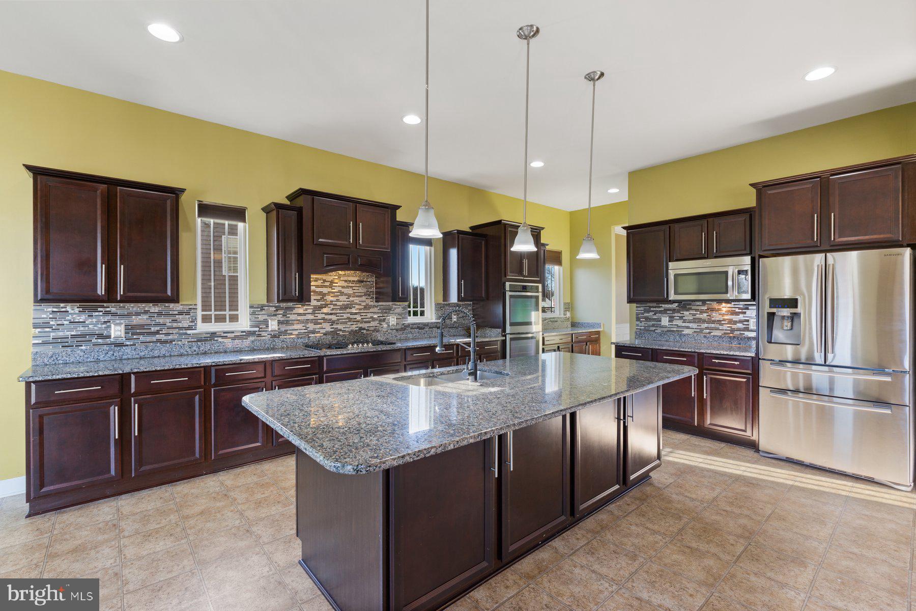 COLONIAL PORT - Residential