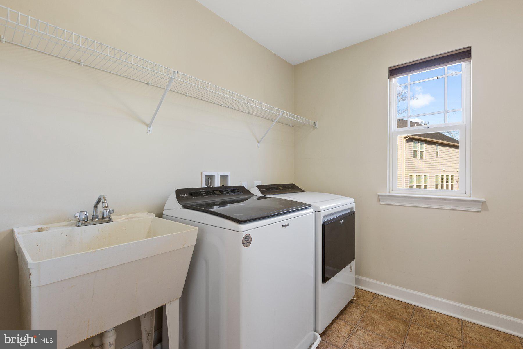 COLONIAL PORT - Residential