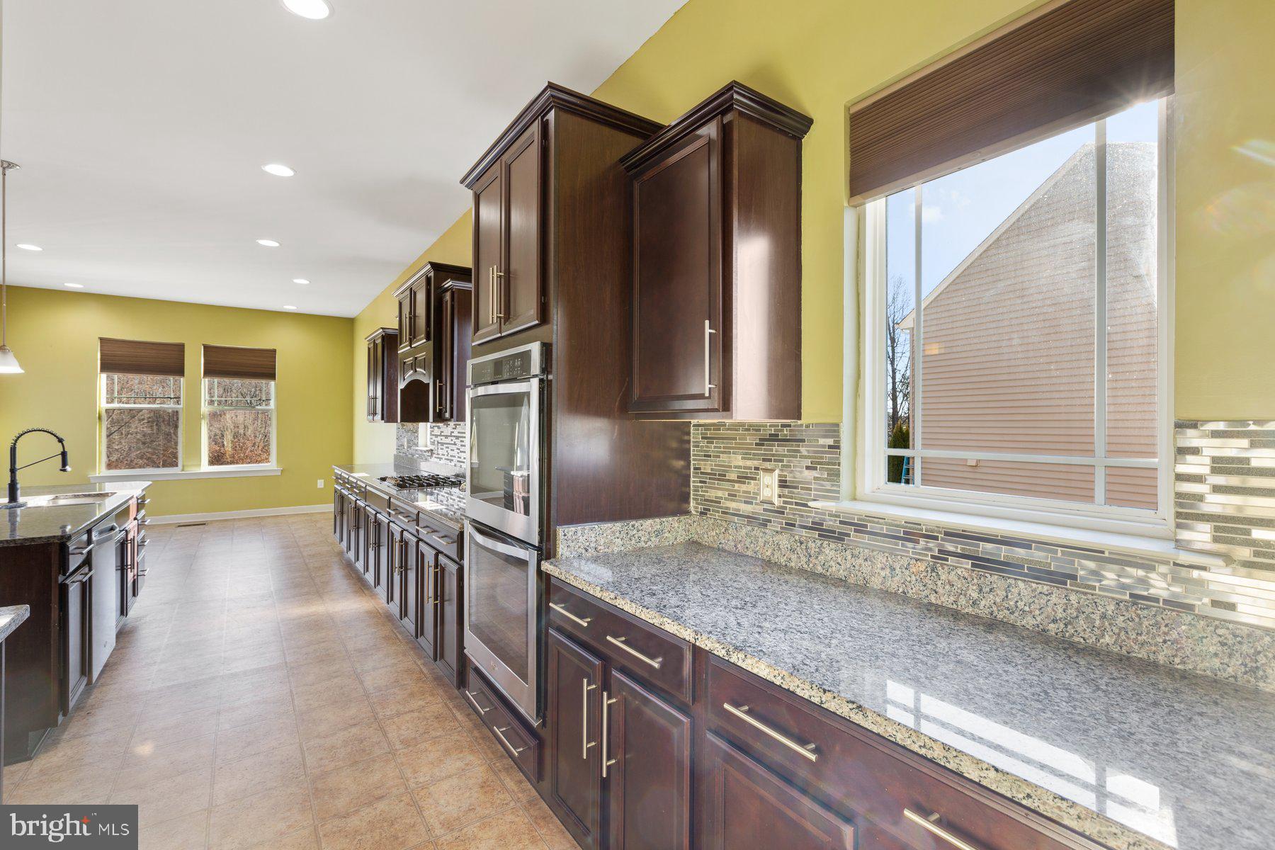 COLONIAL PORT - Residential