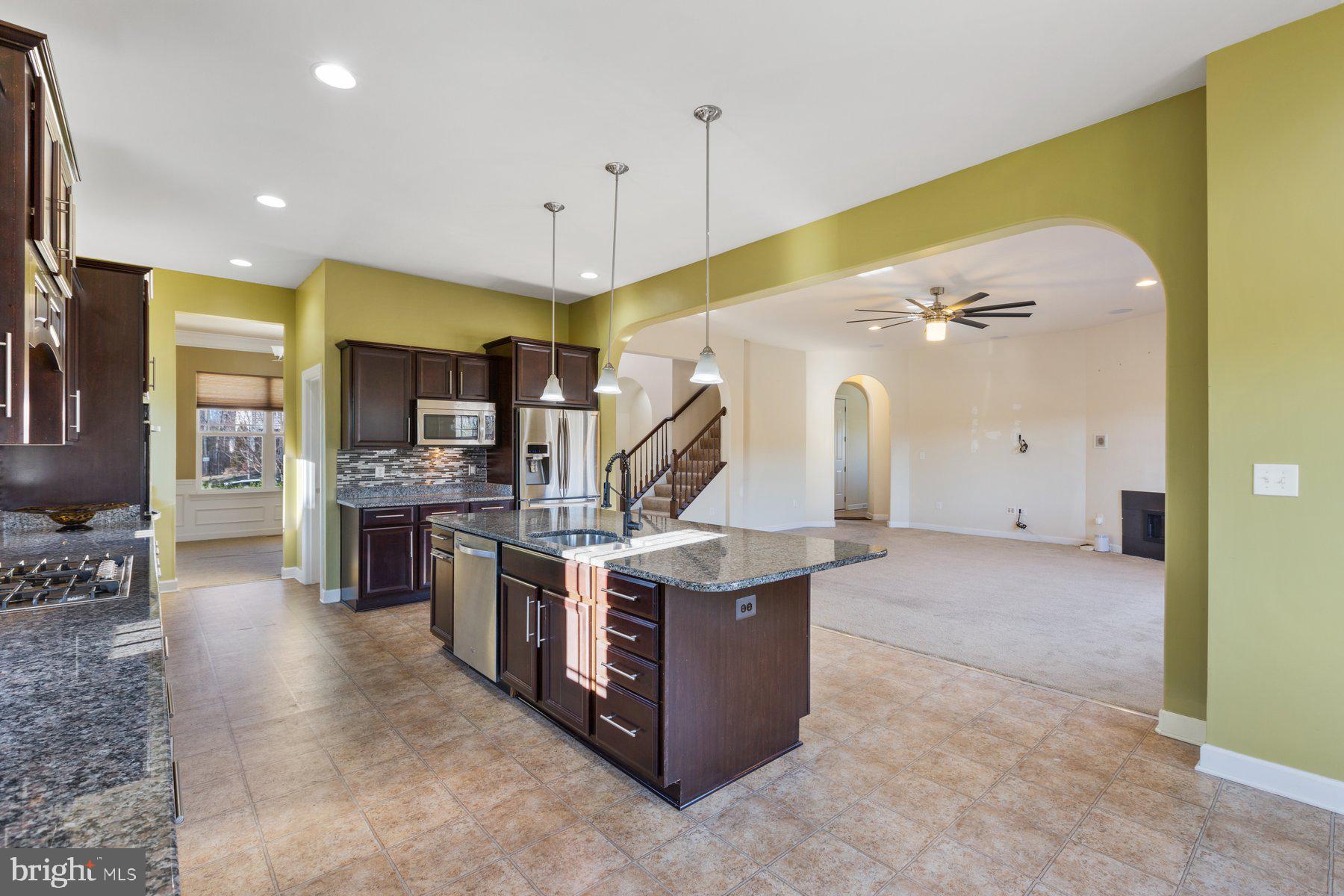 COLONIAL PORT - Residential