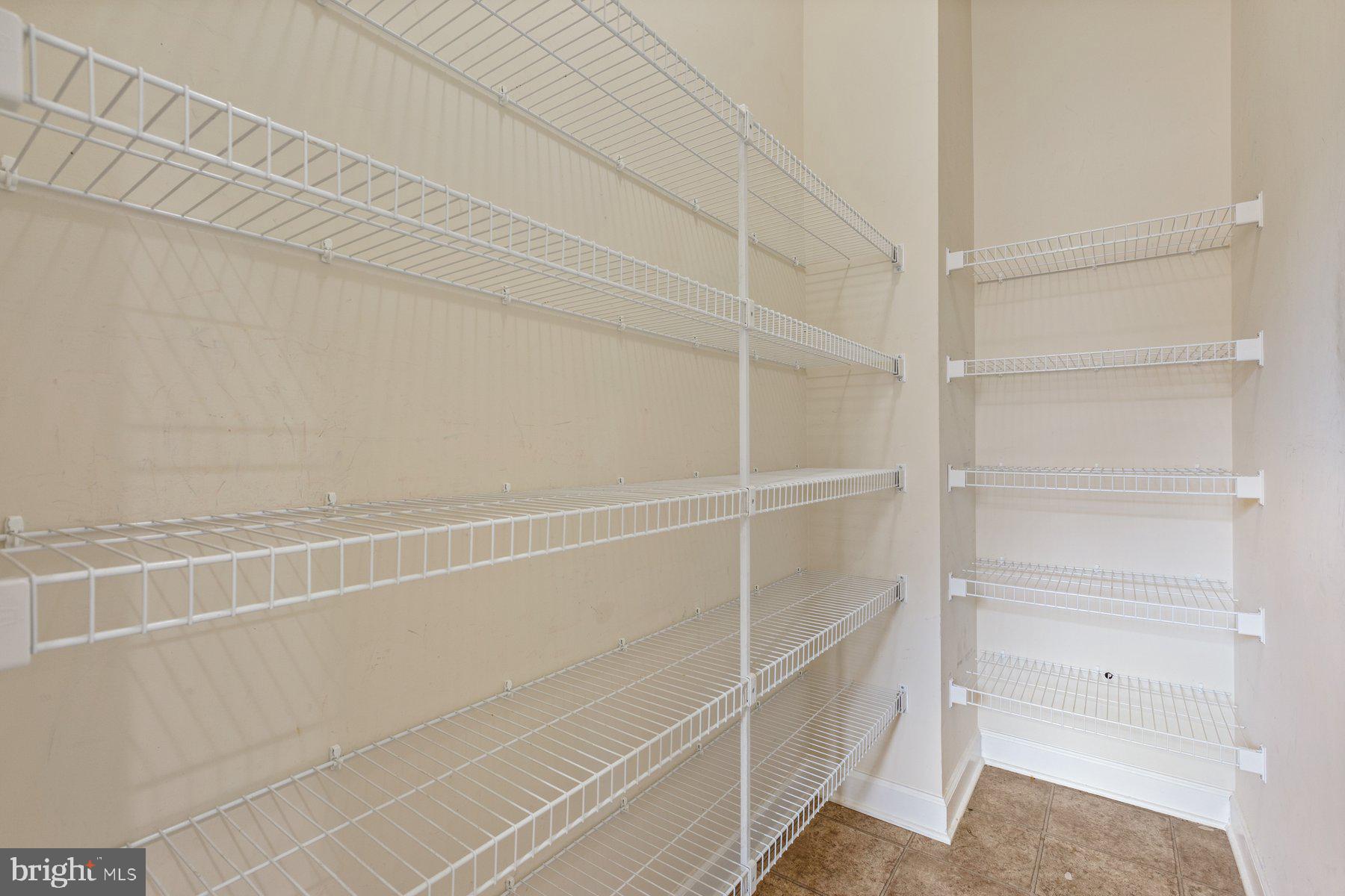 COLONIAL PORT - Residential