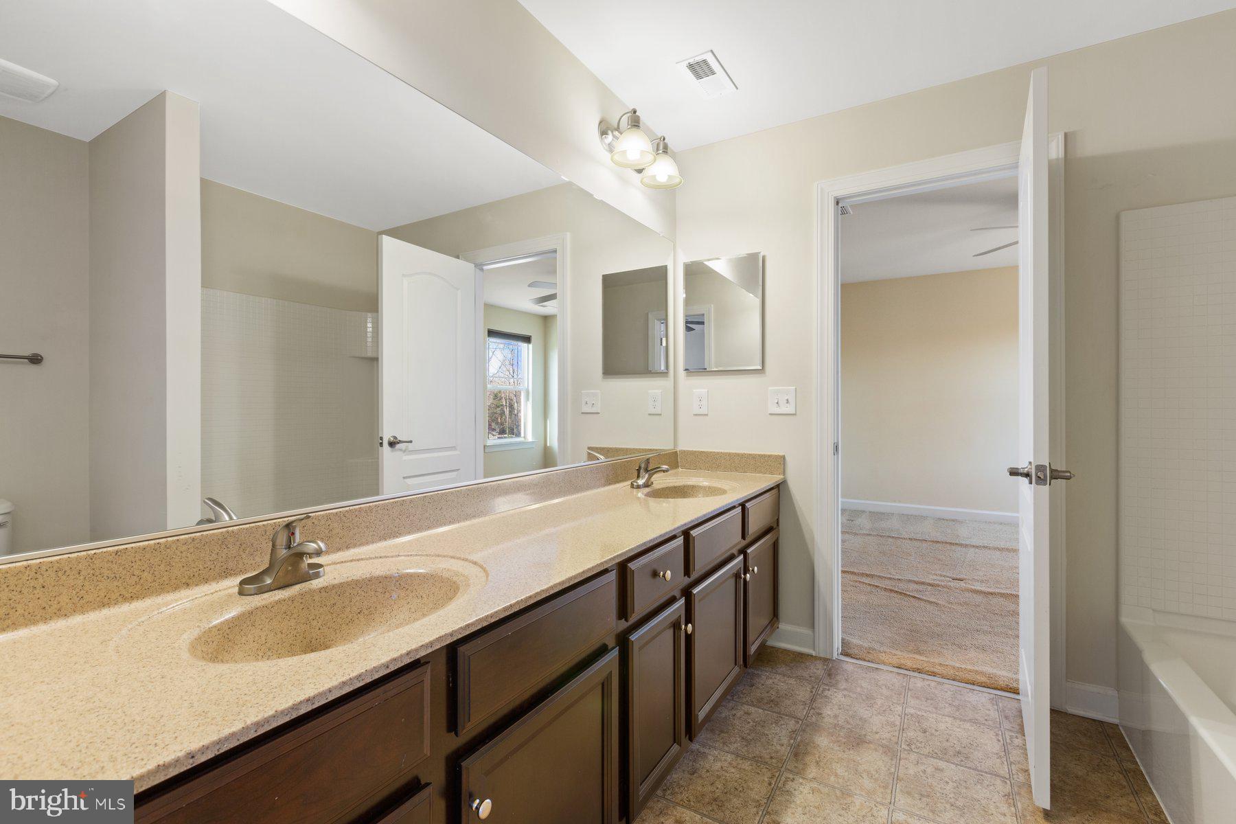 COLONIAL PORT - Residential