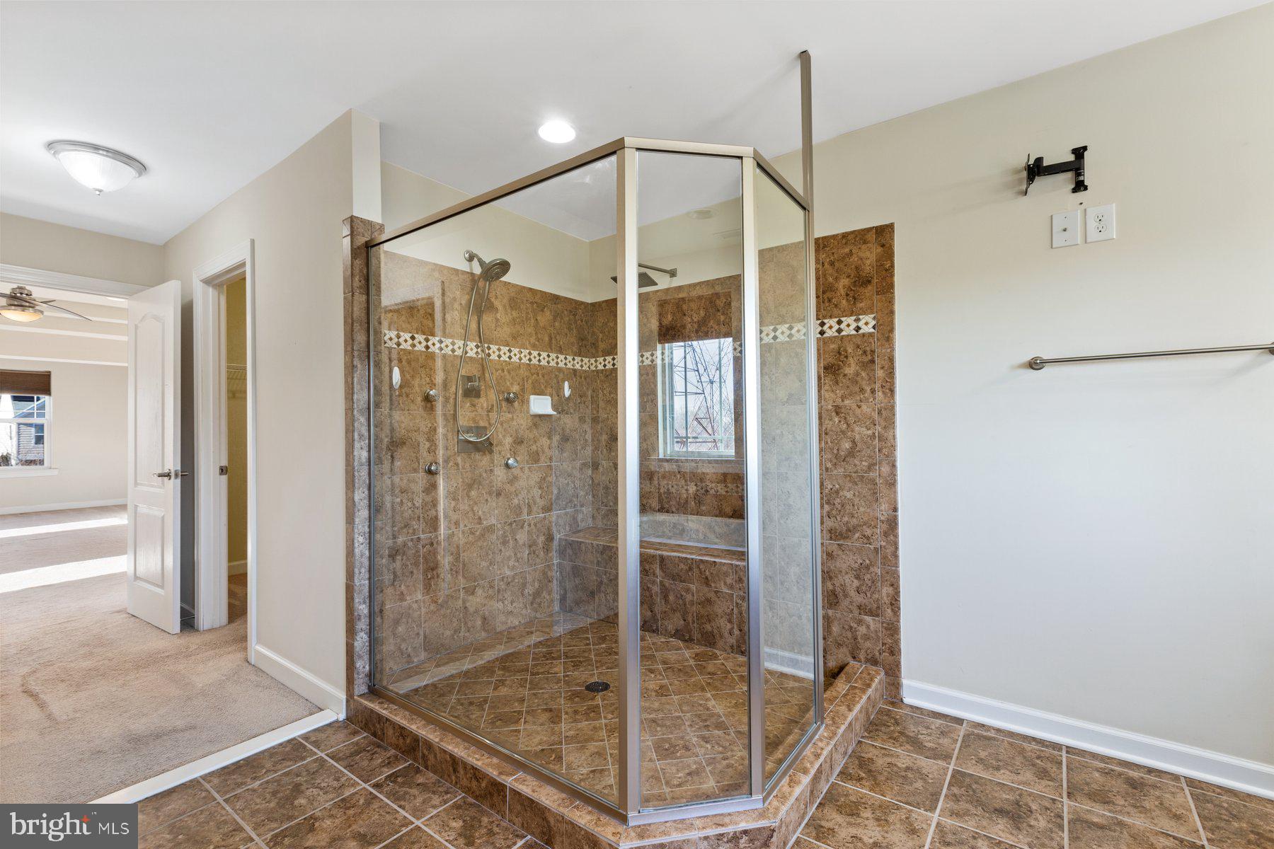 COLONIAL PORT - Residential