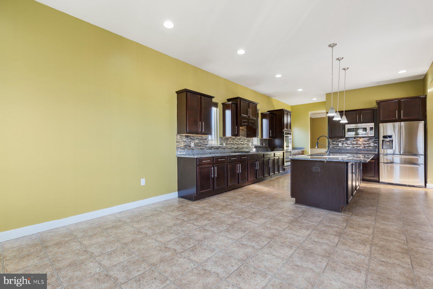 COLONIAL PORT - Residential