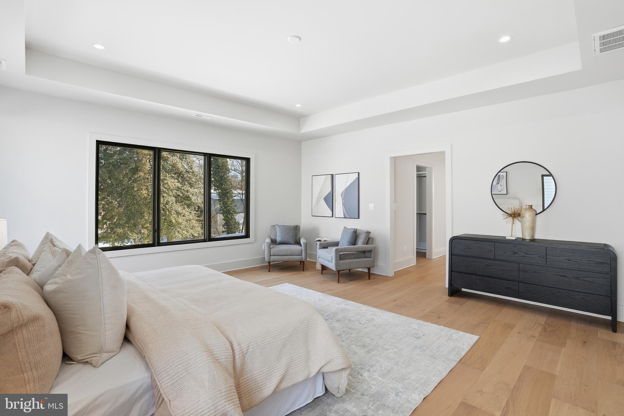 WESTHAMPTON - Residential