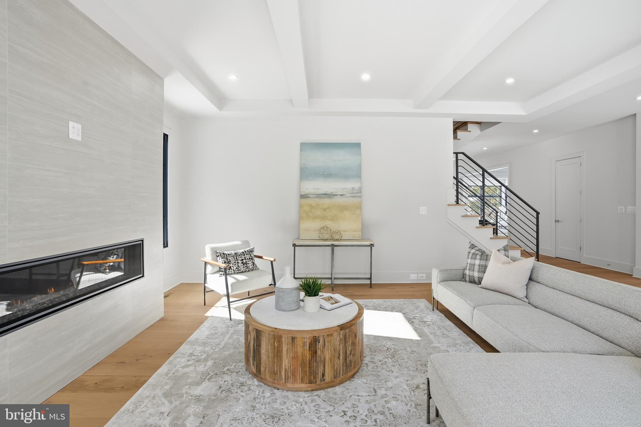 WESTHAMPTON - Residential