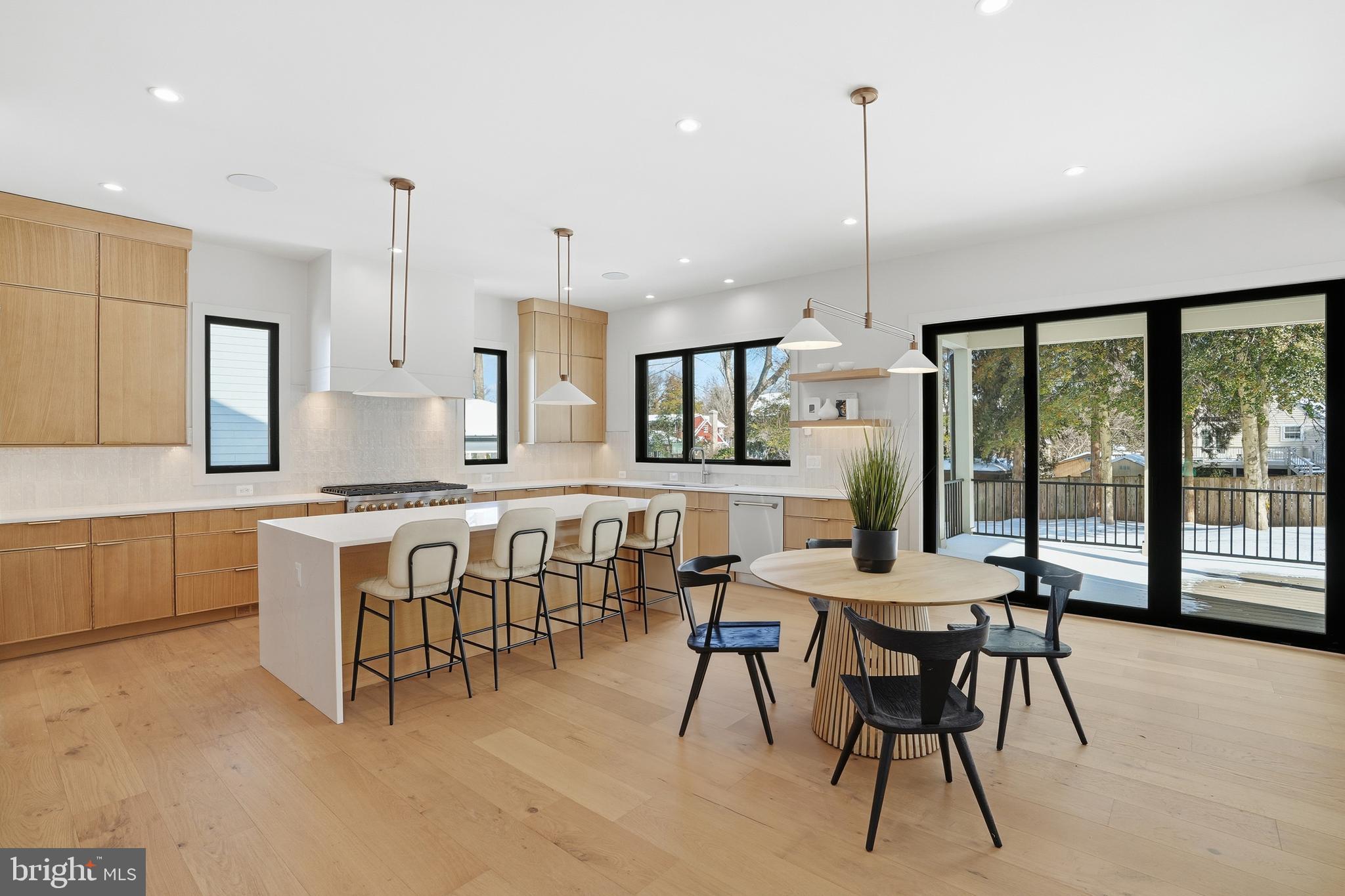 WESTHAMPTON - Residential