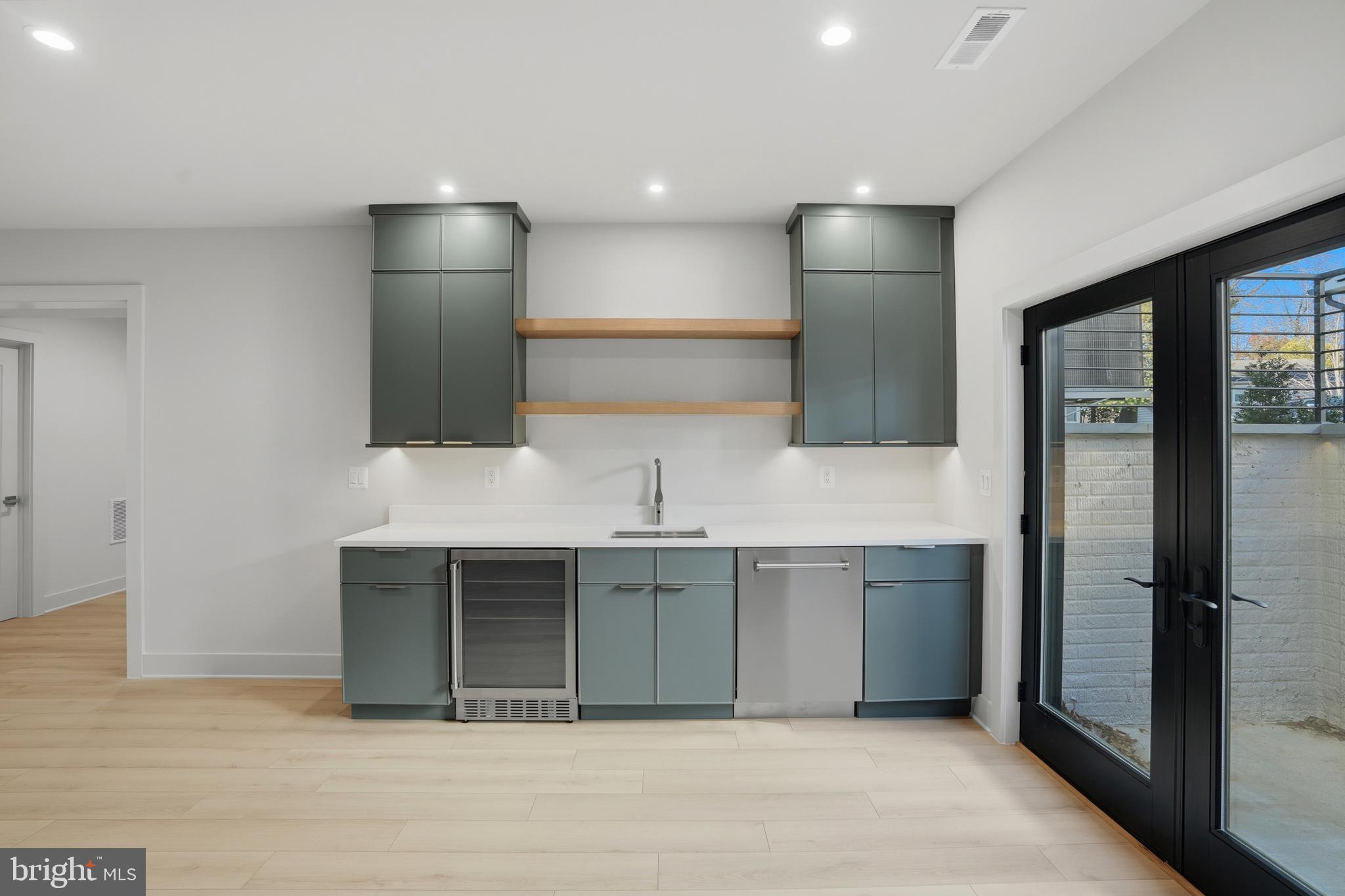 WESTHAMPTON - Residential