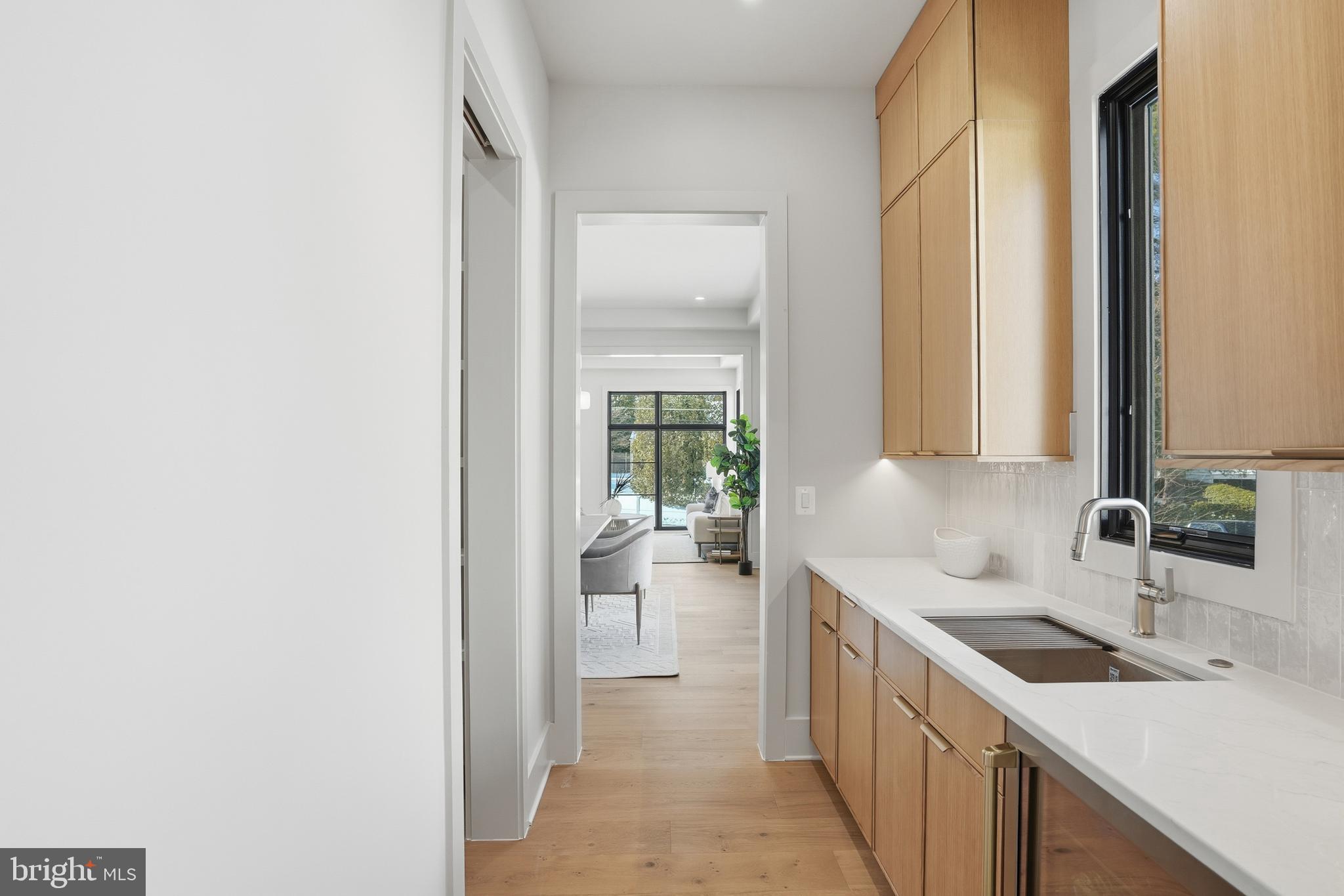 WESTHAMPTON - Residential