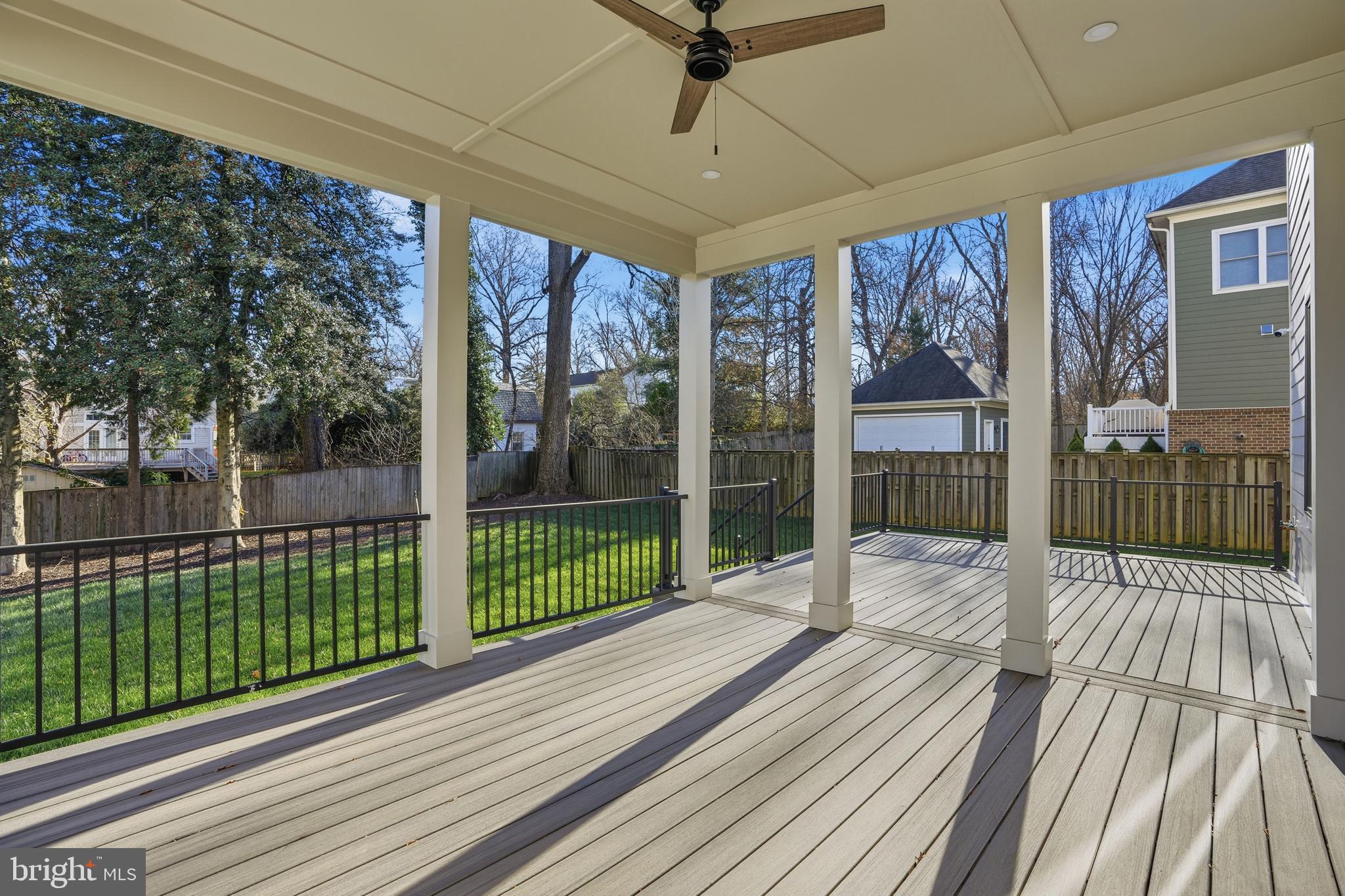 WESTHAMPTON - Residential