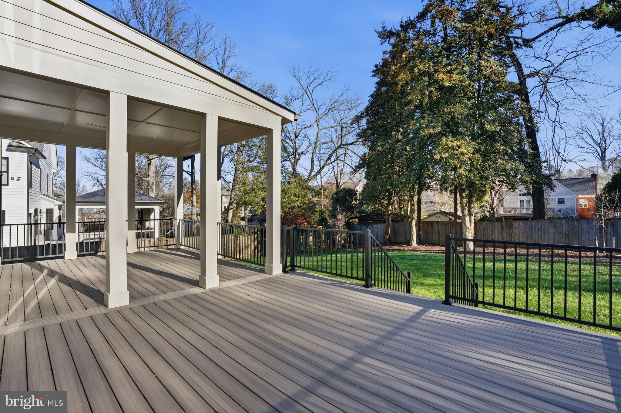 WESTHAMPTON - Residential