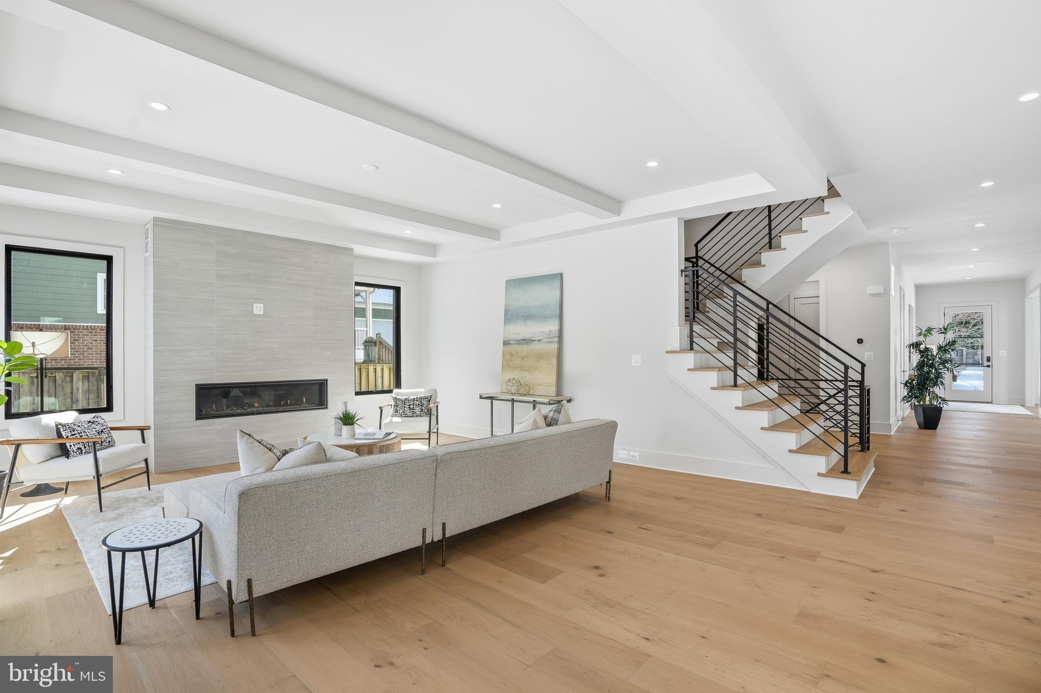 WESTHAMPTON - Residential