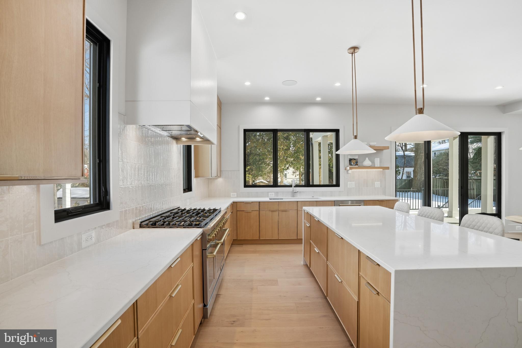 WESTHAMPTON - Residential