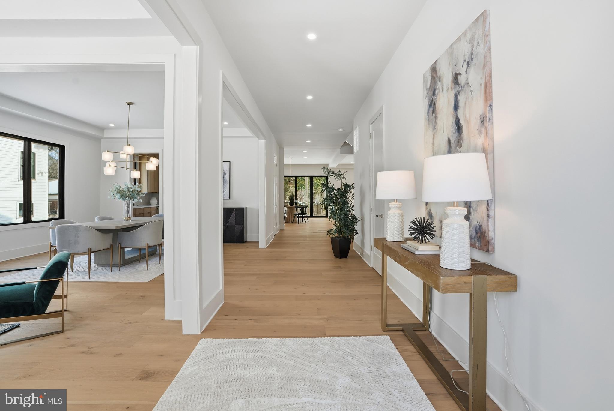 WESTHAMPTON - Residential