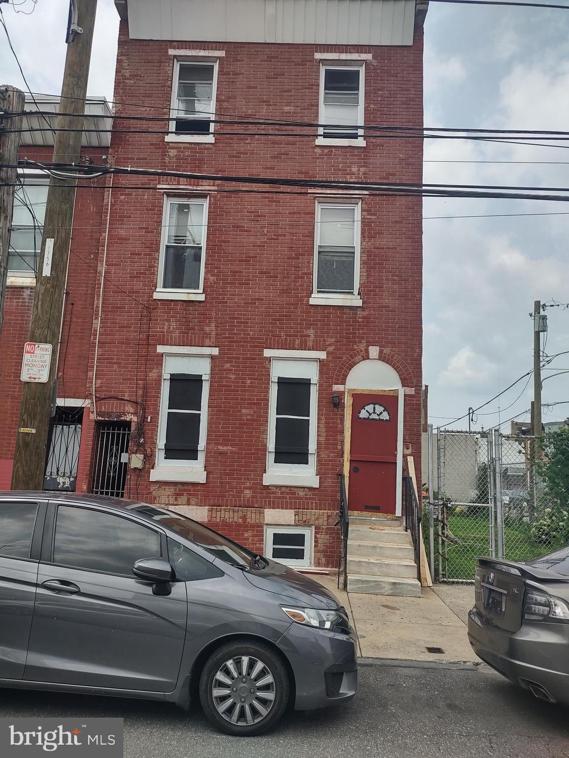3114 EMERALD STREET