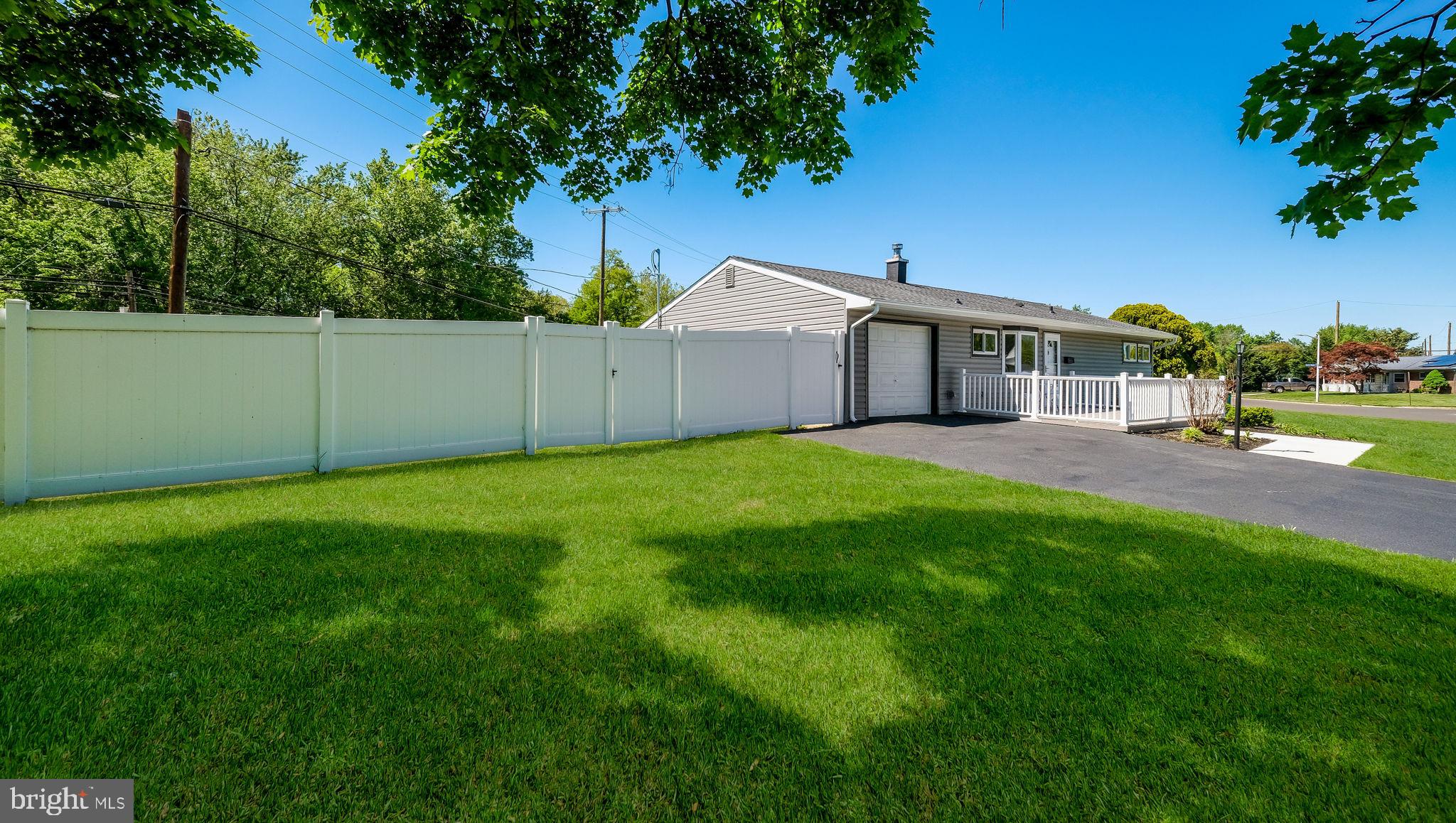 INDIAN CREEK - Residential