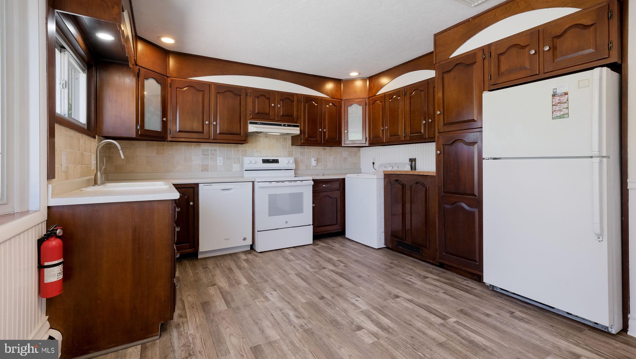 INDIAN CREEK - Residential