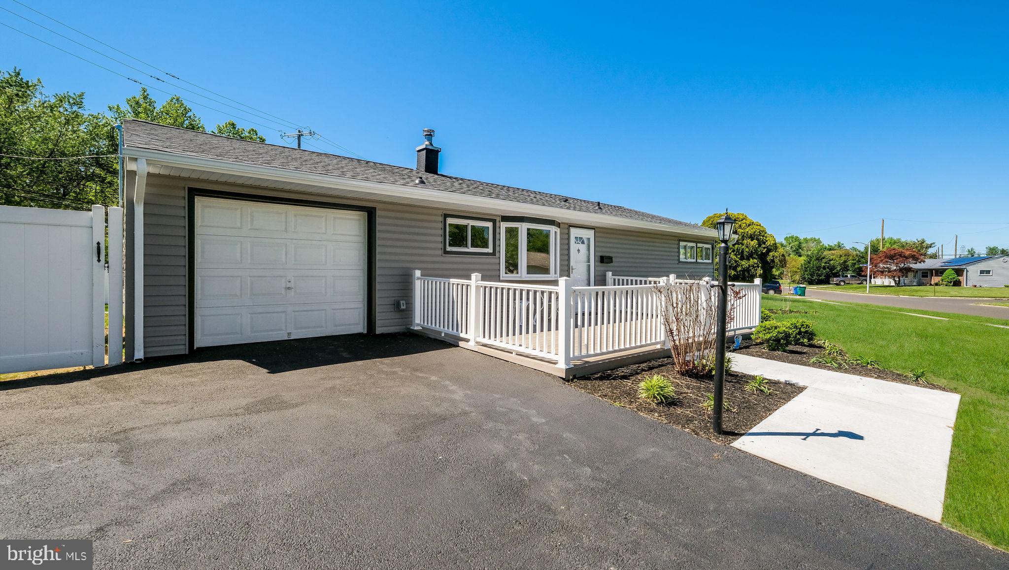 INDIAN CREEK - Residential