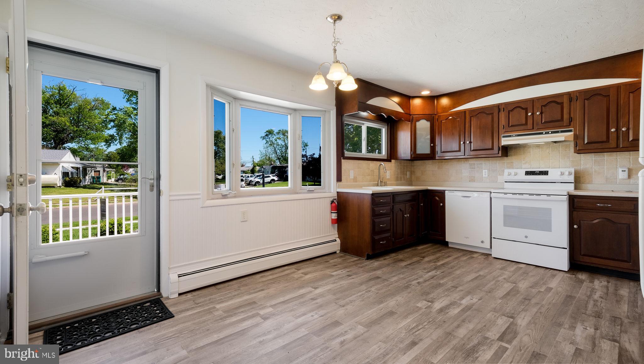 INDIAN CREEK - Residential