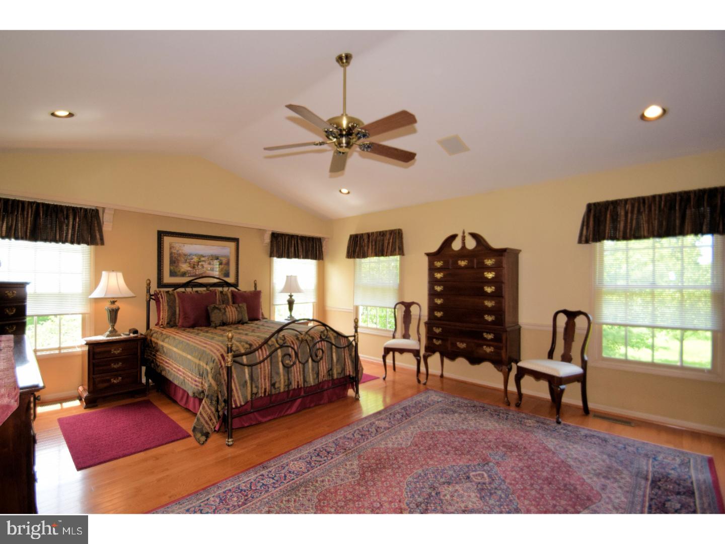 PINE CREST - Residential