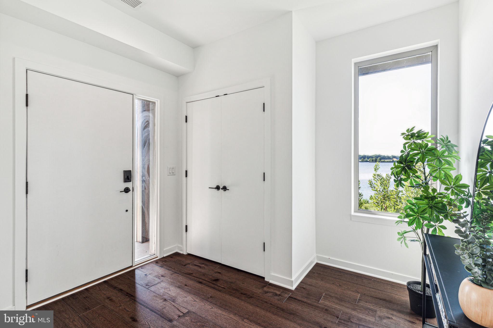 NORTHBANK - Residential