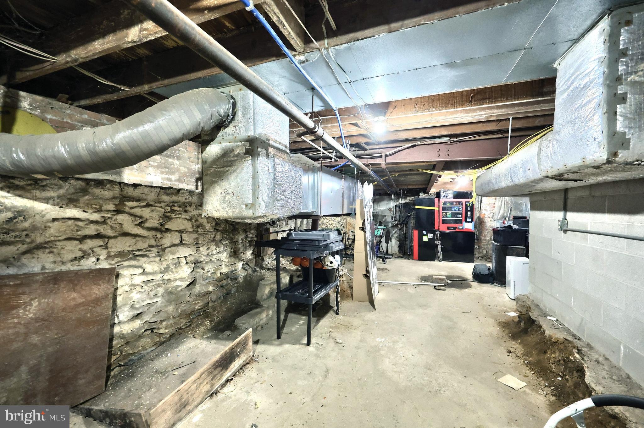 YORK CITY - Commercial Sale