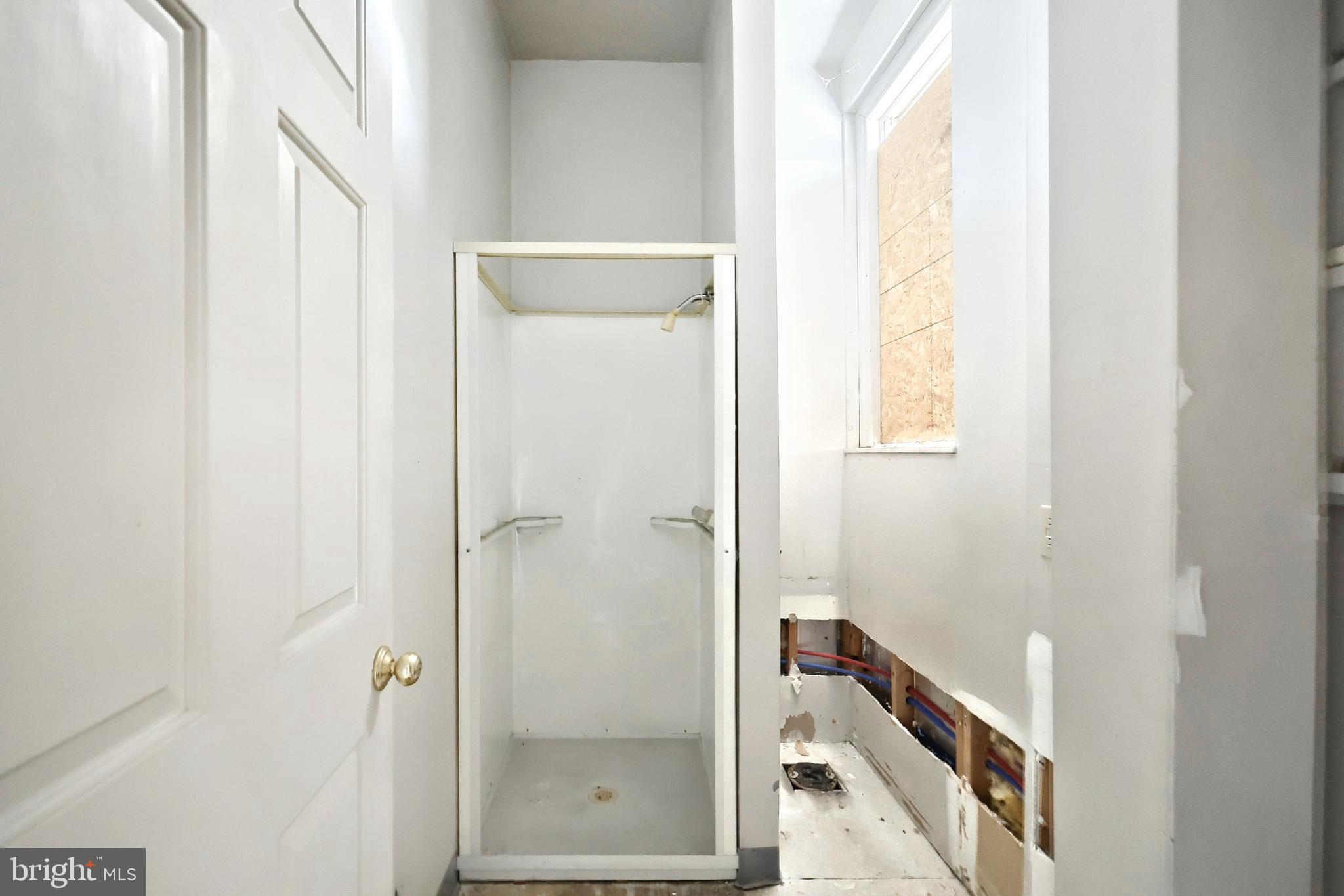 YORK CITY - Commercial Sale