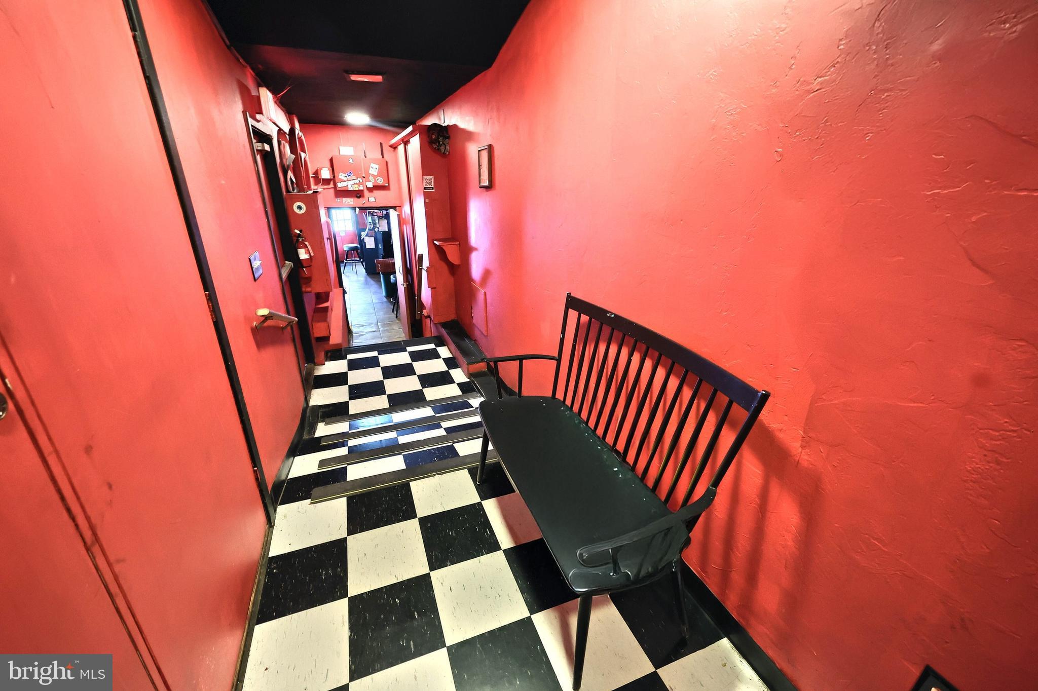 YORK CITY - Commercial Sale