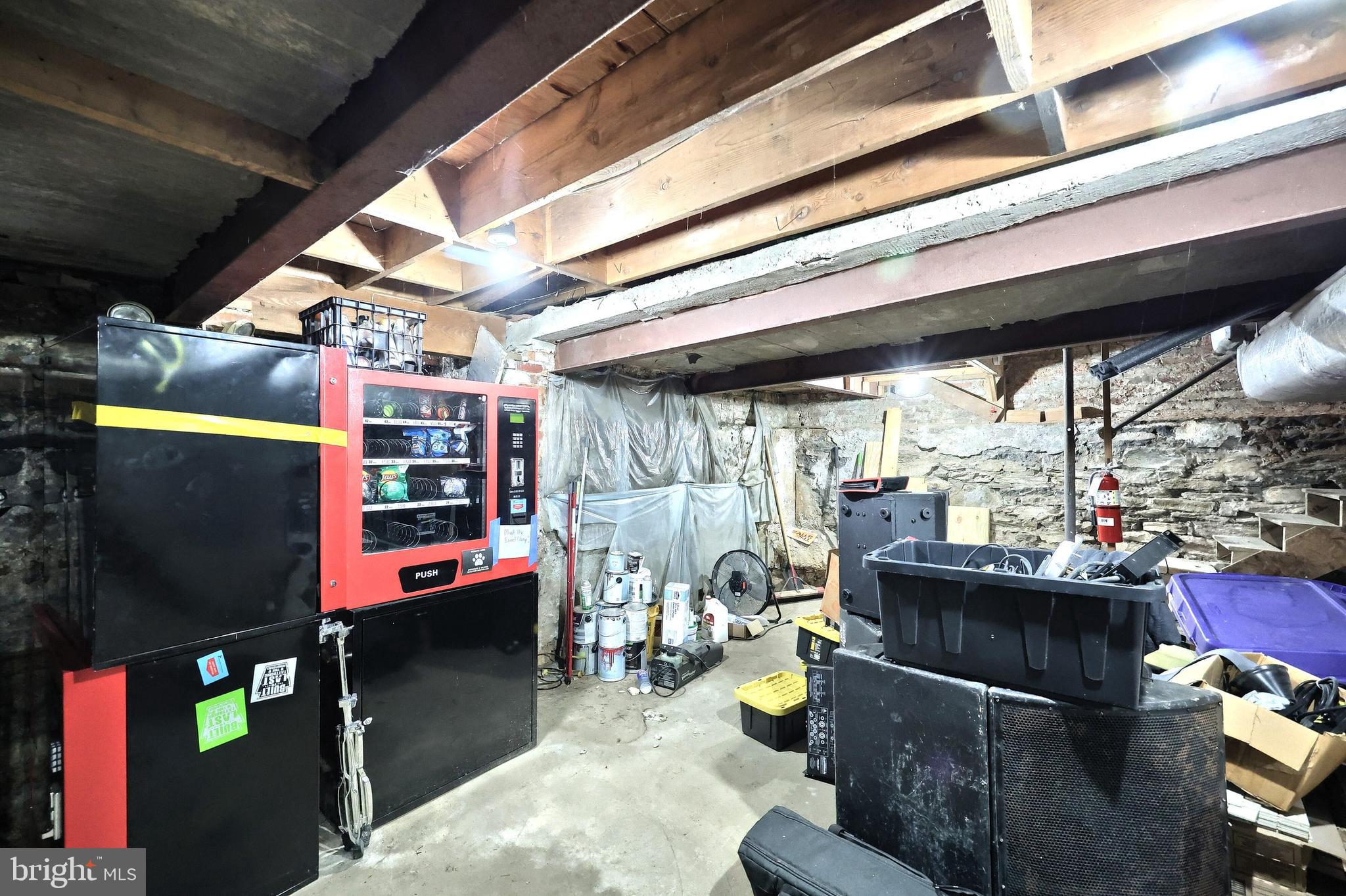 YORK CITY - Commercial Sale