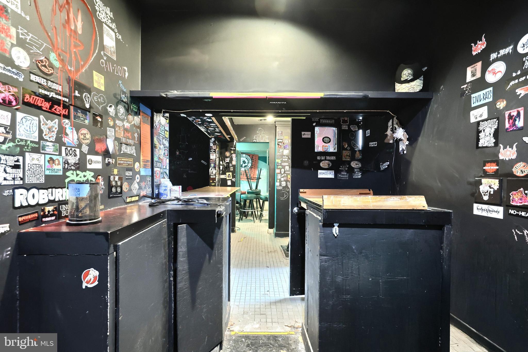 YORK CITY - Commercial Sale