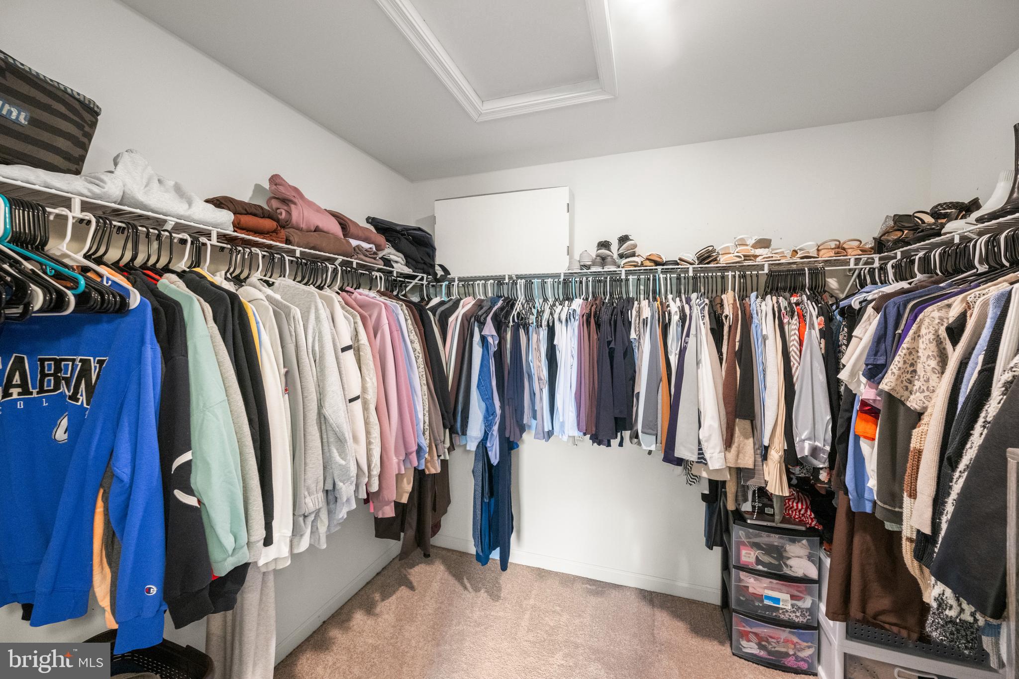 ROLLING MEADOWS - Residential