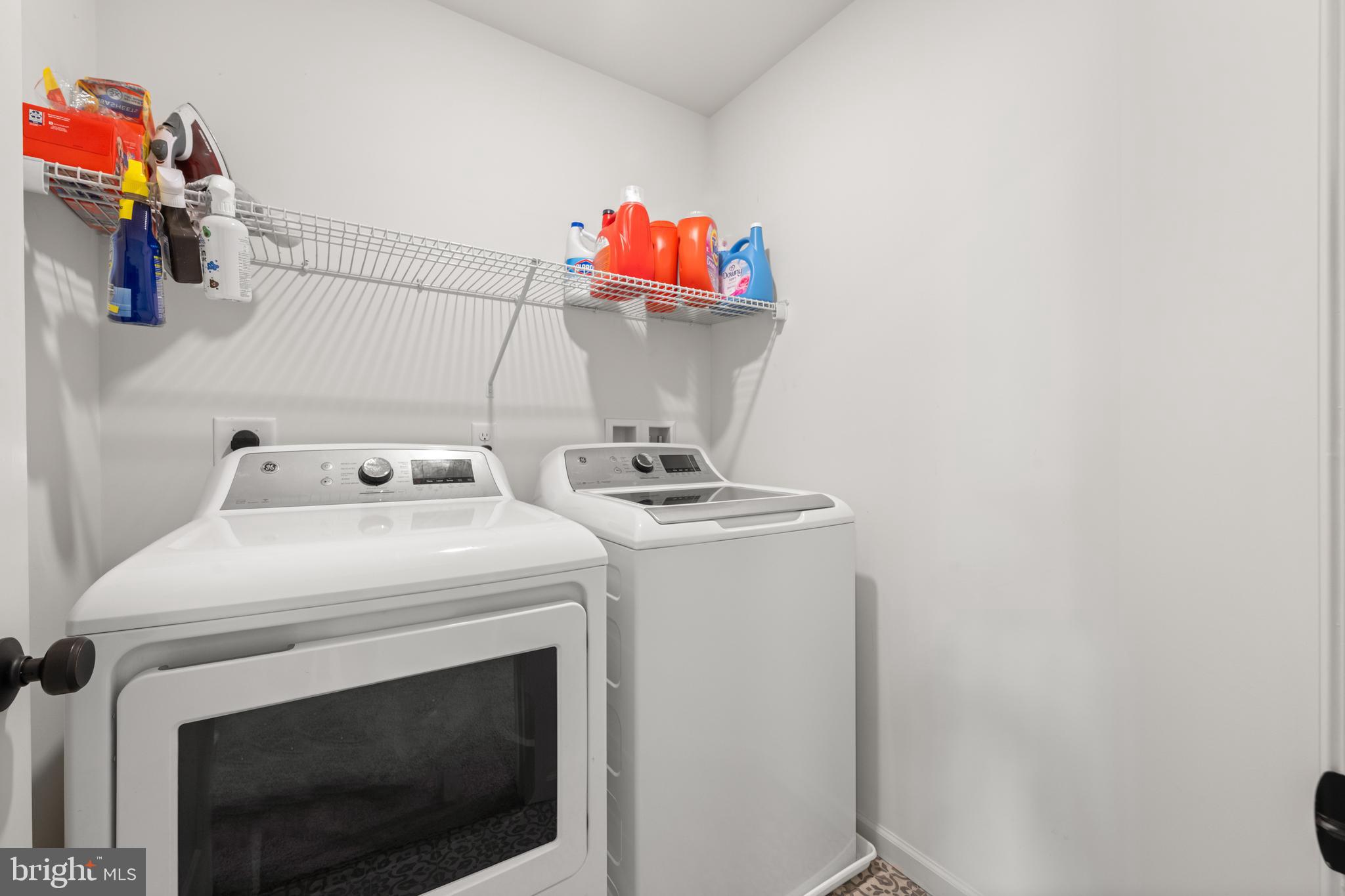 ROLLING MEADOWS - Residential