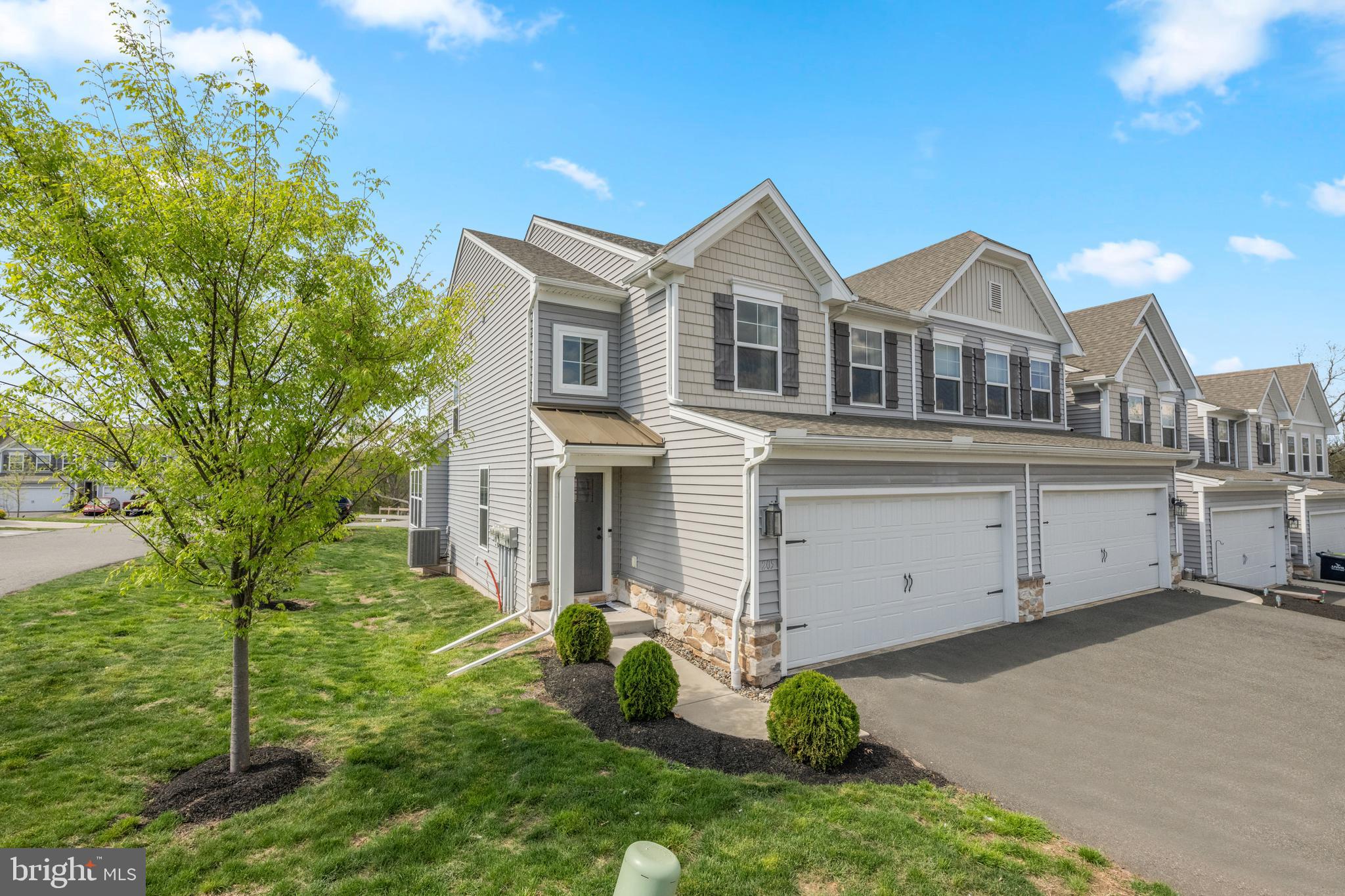ROLLING MEADOWS - Residential