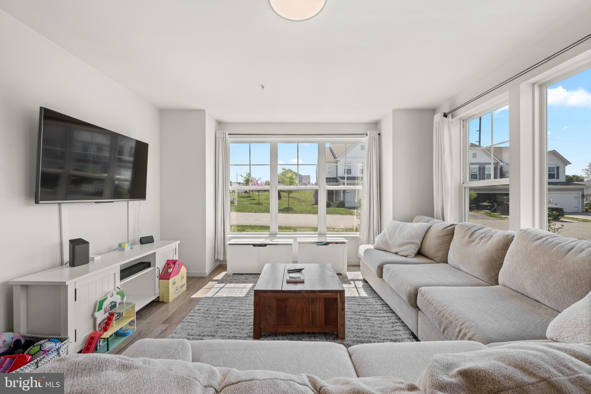 ROLLING MEADOWS - Residential