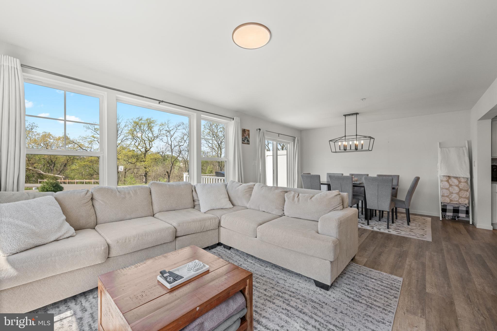 ROLLING MEADOWS - Residential