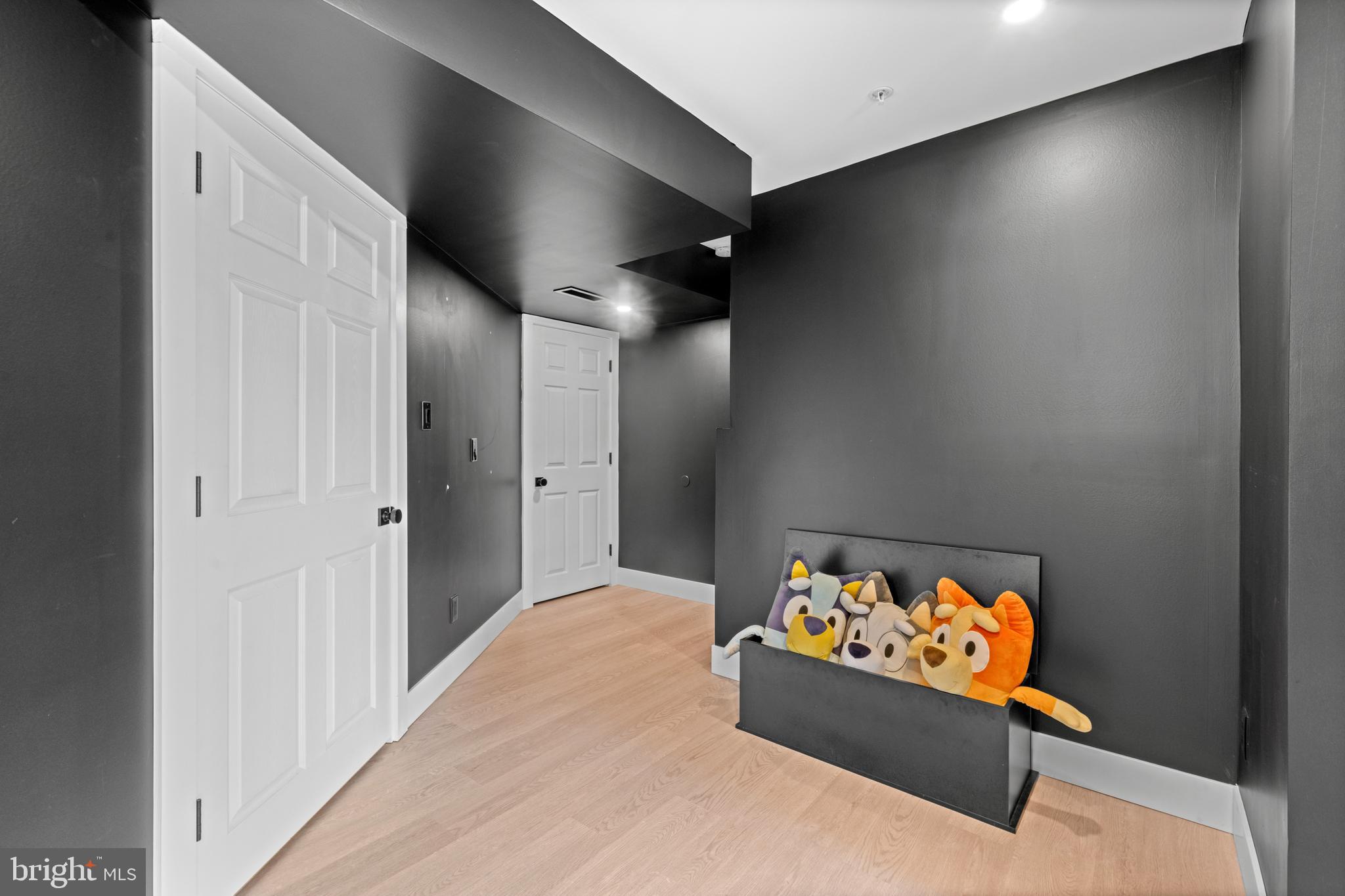 ROLLING MEADOWS - Residential