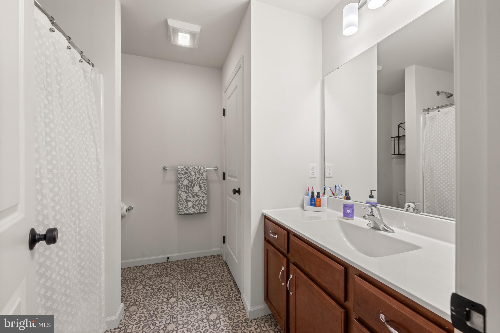 ROLLING MEADOWS - Residential