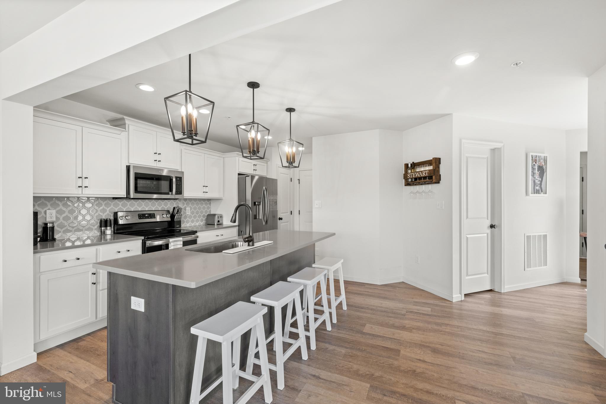 ROLLING MEADOWS - Residential