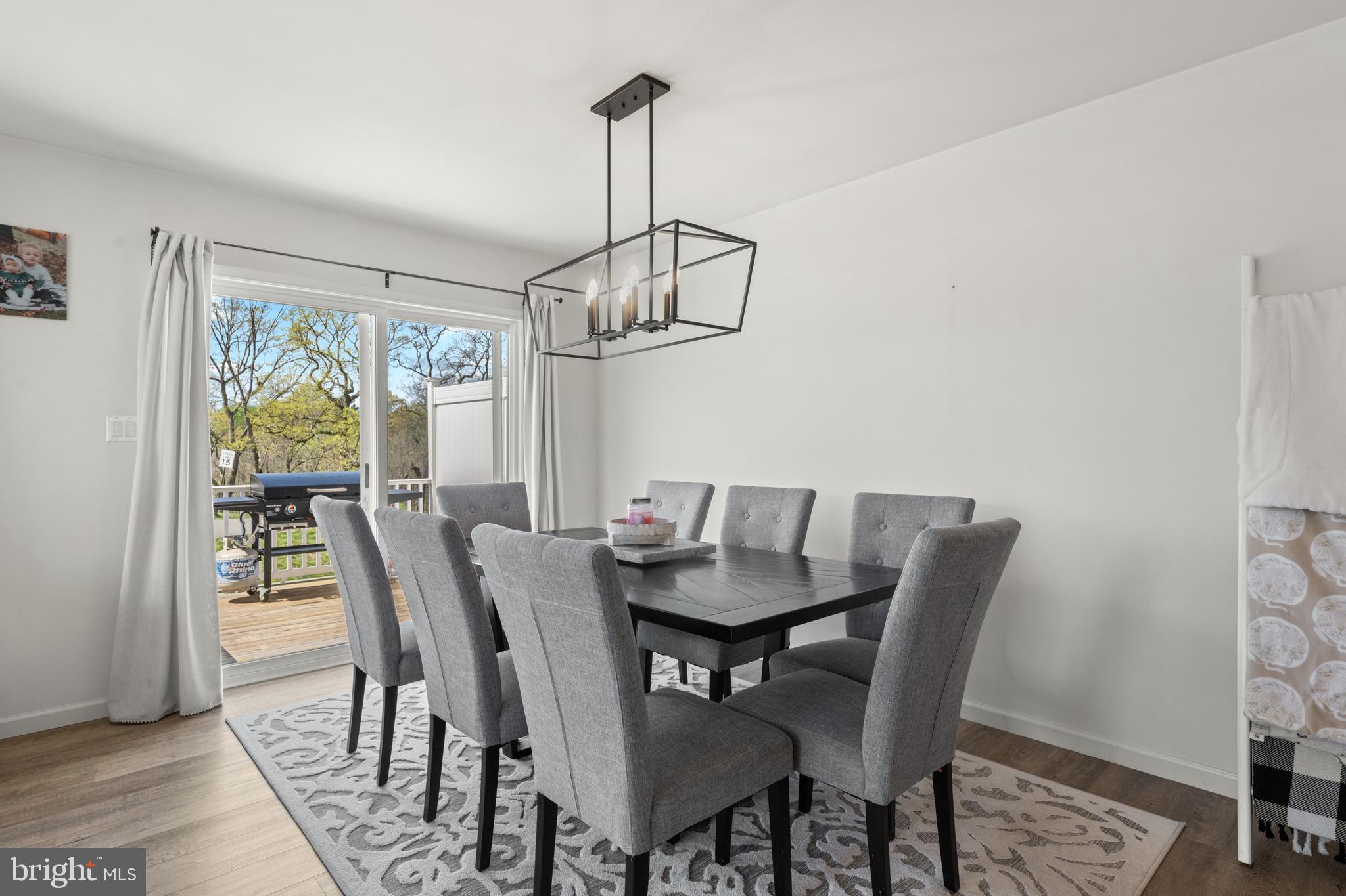 ROLLING MEADOWS - Residential